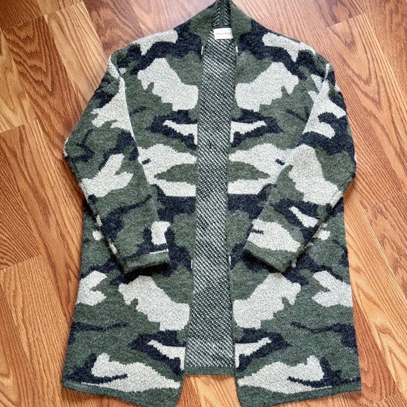 Dreamers Camouflage open front long cardigan - Picture 4 of 10